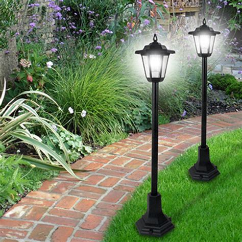 solar garden post lights uk.